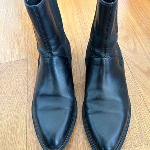 Vagabond Chelsea boots. Worn once
